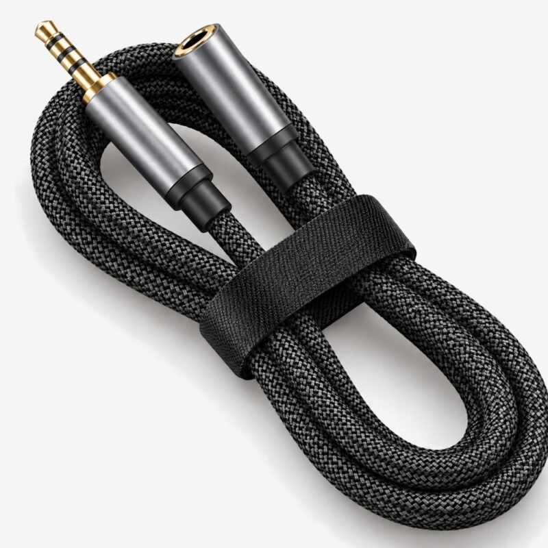 Close-up of the braided 3.5 mm extension cable with its cable tie