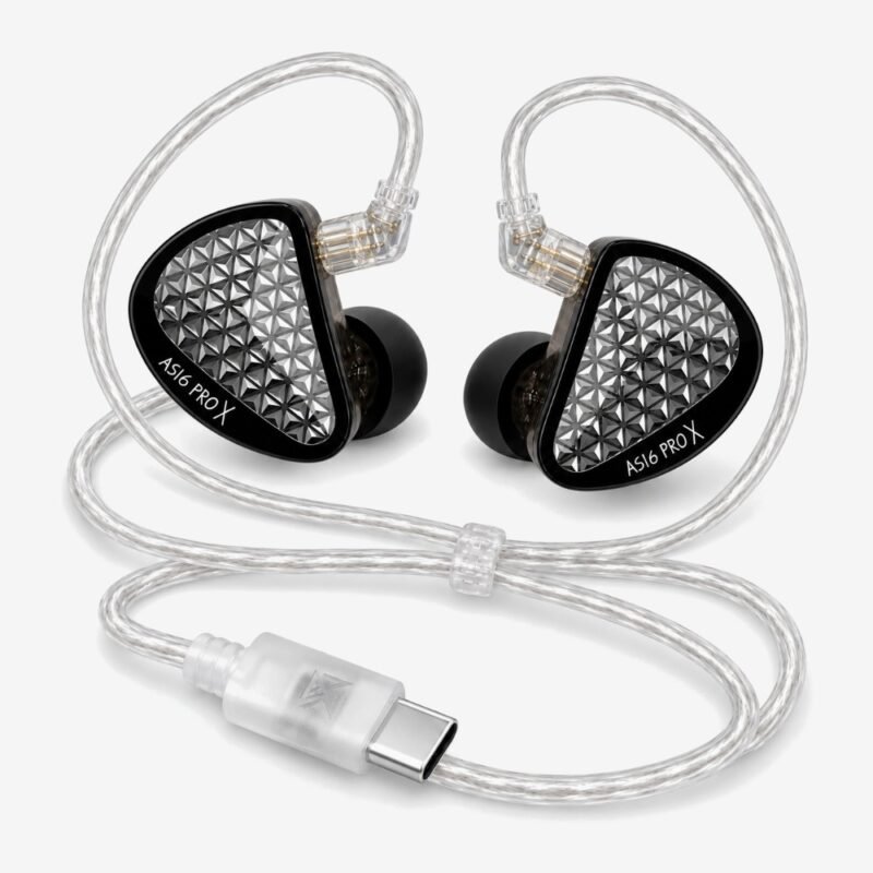 Cable KZ USB-C plateado conectado a unos auriculares KZ AS16 Pro X