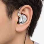 KZ Castor puesto en la oreja KZ Castor puesto en la oreja