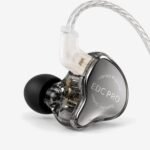 KZ EDC Pro, auricular in-ear en vista de tres cuartos KZ EDC Pro, auricular in-ear en vista de tres cuartos