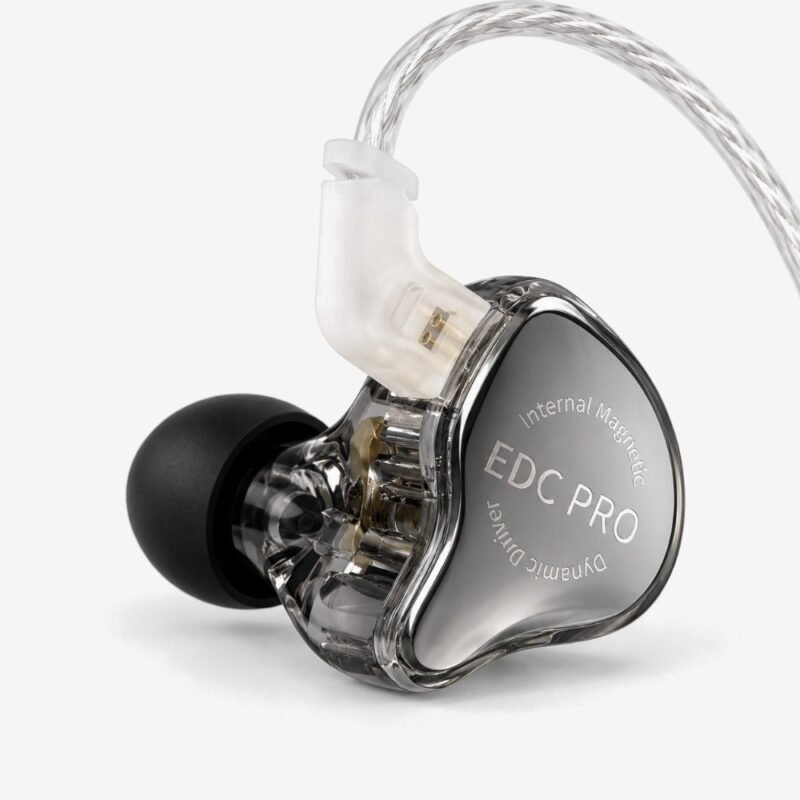 KZ EDC Pro, auricular in-ear en vista de tres cuartos