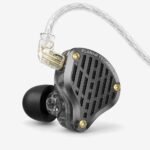 KZ PR3, auricular in-ear en vista de tres cuartos KZ PR3, auricular in-ear en vista de tres cuartos