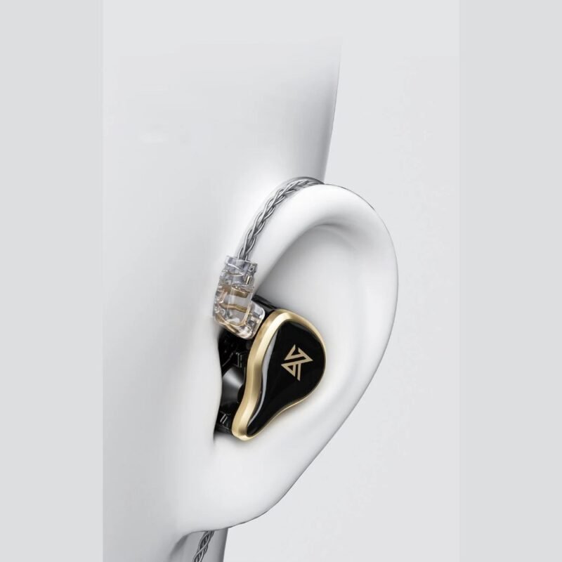 KZ ZAS puestos en la oreja