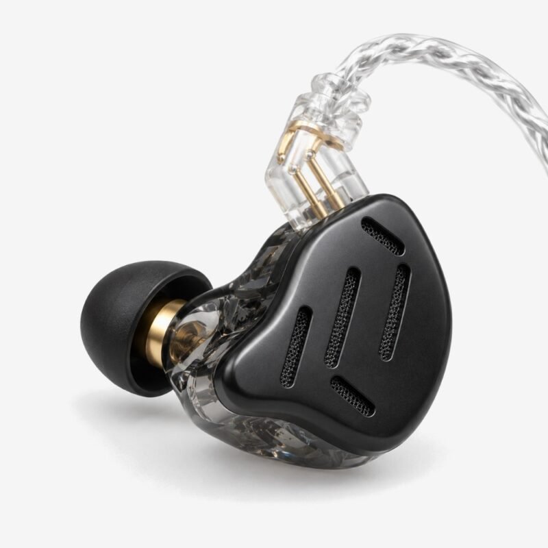 KZ ZAX, auricular in-ear en vista de tres cuartos