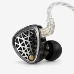 KZ Zenith, auricular in-ear en vista de tres cuartos KZ Zenith, auricular in-ear en vista de tres cuartos
