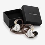 KZ ZS10 Pro junto a su caja KZCOMPONENTES KZ ZS10 Pro junto a su caja KZCOMPONENTES