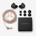 Contenido de la caja del KZ ZST: auriculares, cable, almohadillas y caja Contenido de la caja del KZ ZST: auriculares, cable, almohadillas y caja